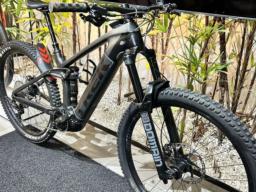 【エリりん】〜9/1 Ar condicionado TCL Split Hi Wall Elite ON/OFF 9.000 BTU/H, Frio