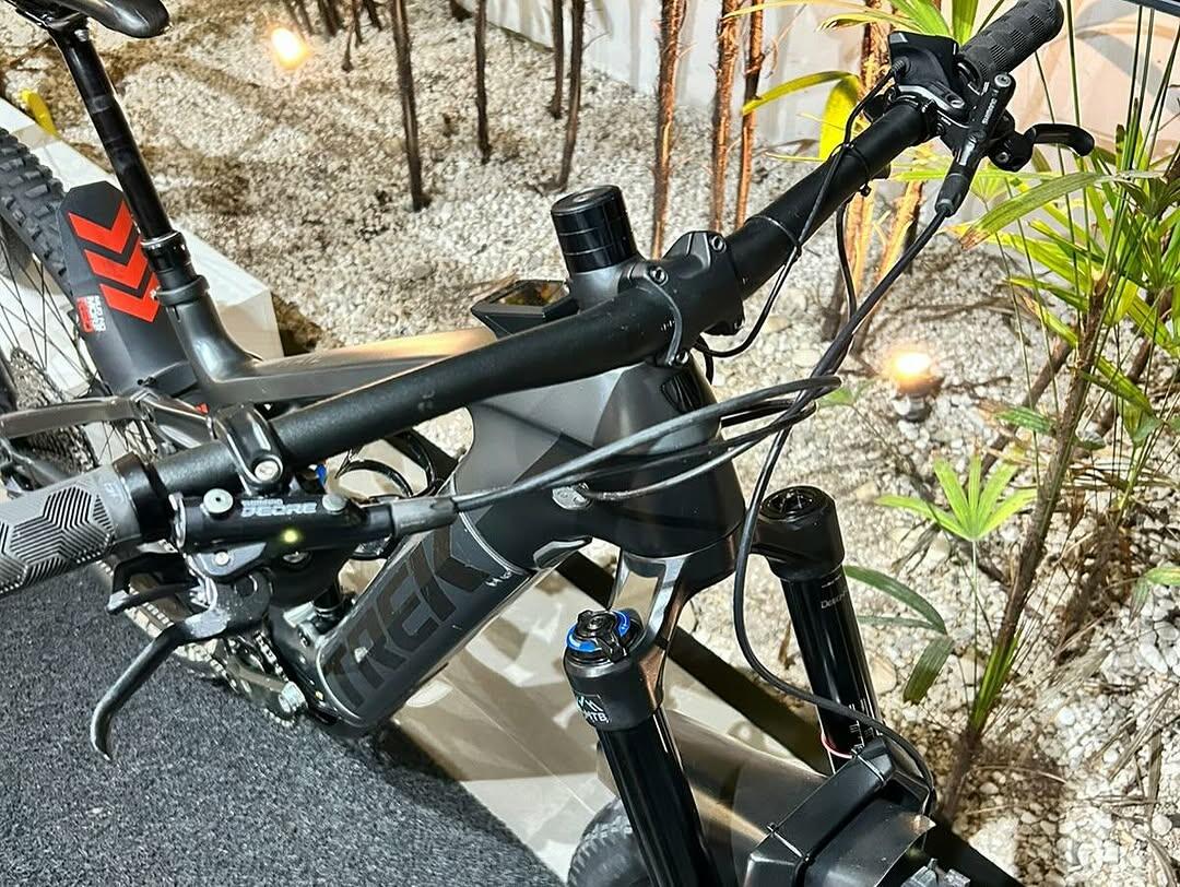 Trek Rail 9.7 2022 - Tamanho M - MTB Elétrica Full Suspension - R