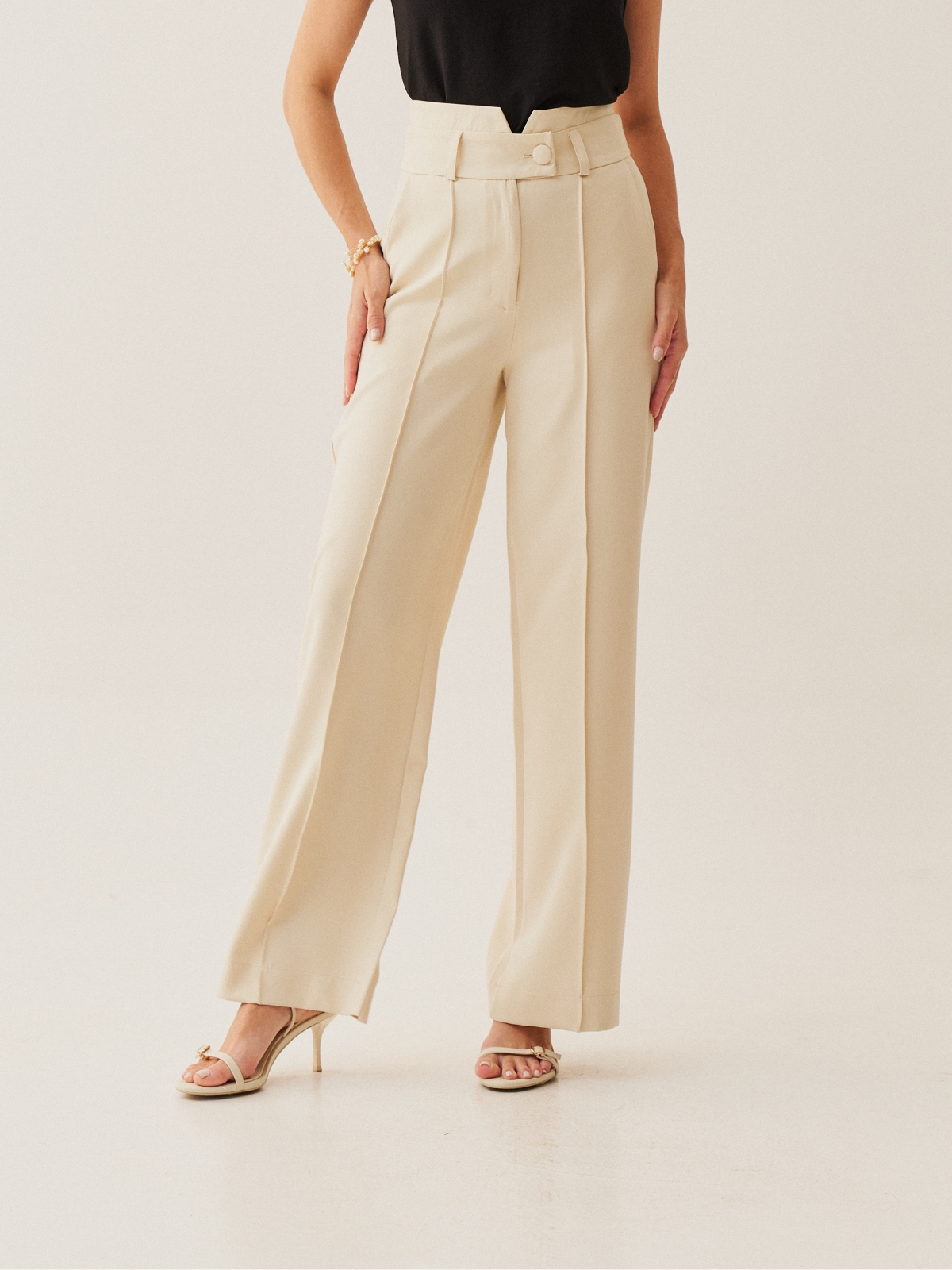 Comprar Calça Alfaiataria Pantalona Clochard Vicki LV Bege Trigo