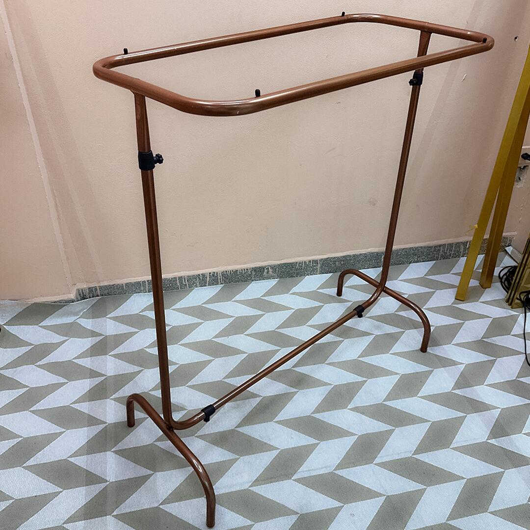 Arara de Chão Oval Organização e Exposição Sofisticada de R - Technical View