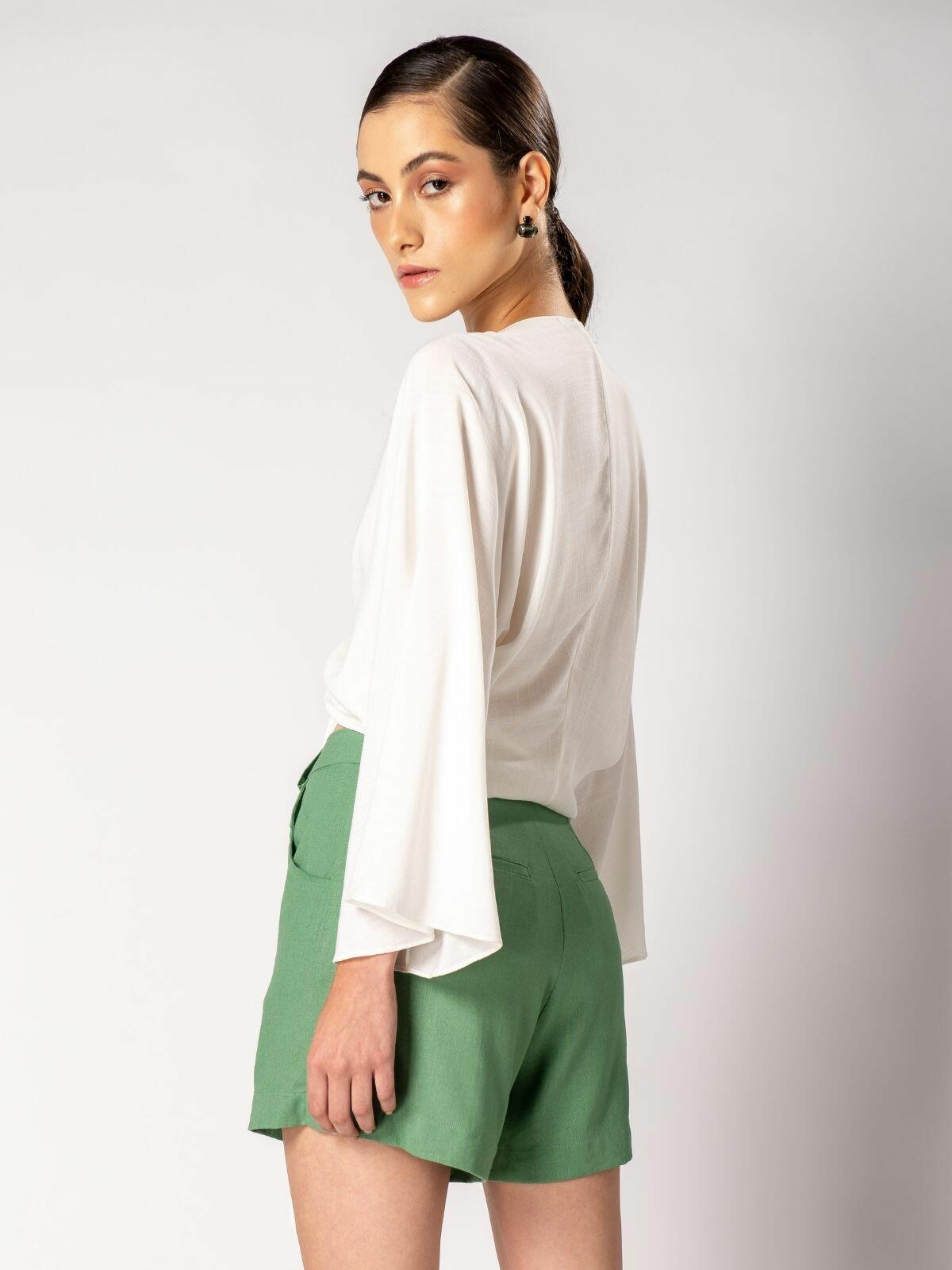 short linho verde
