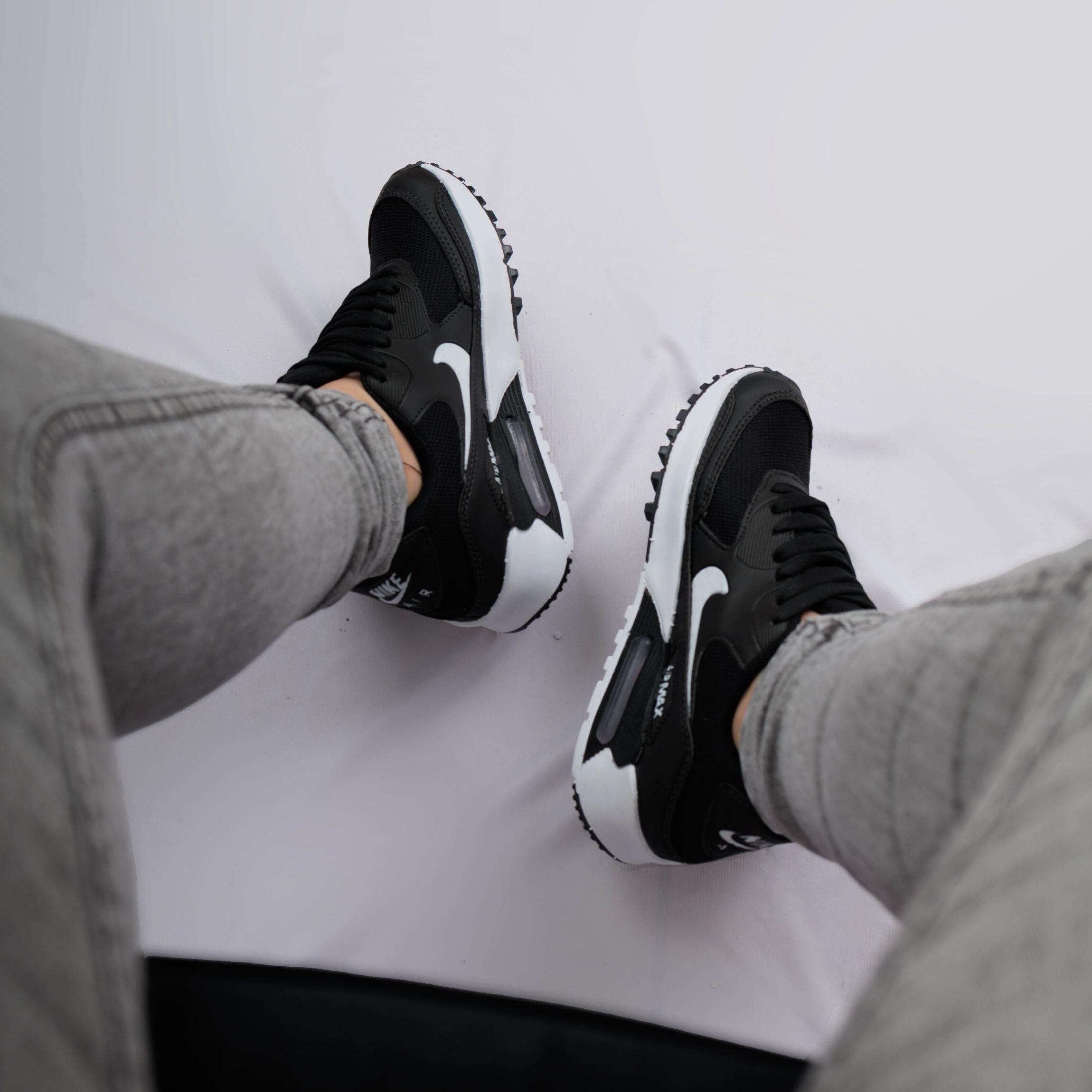 Comprar NIKE AIR MAX 90 PRETO/BRANCO - R$129,90