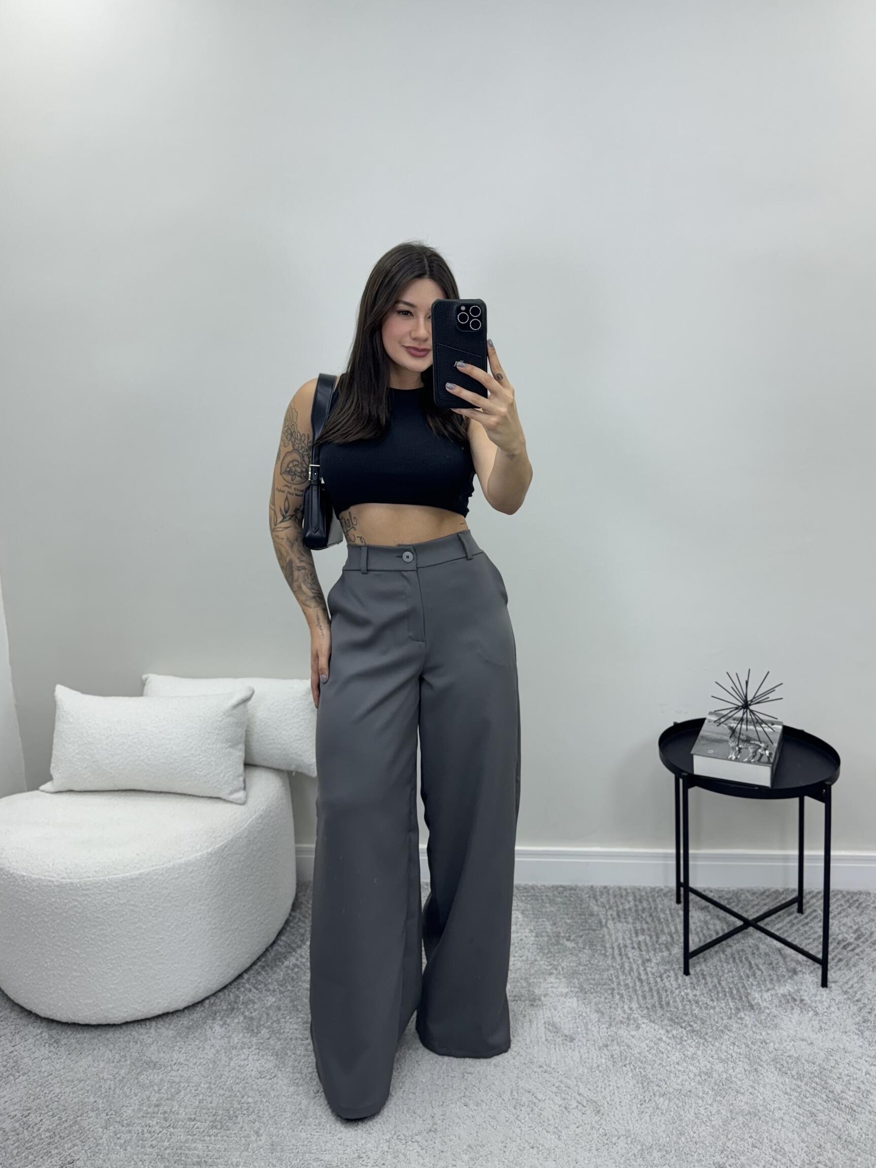 Comprar Calça Luna Cinza - a partir de R$74,92