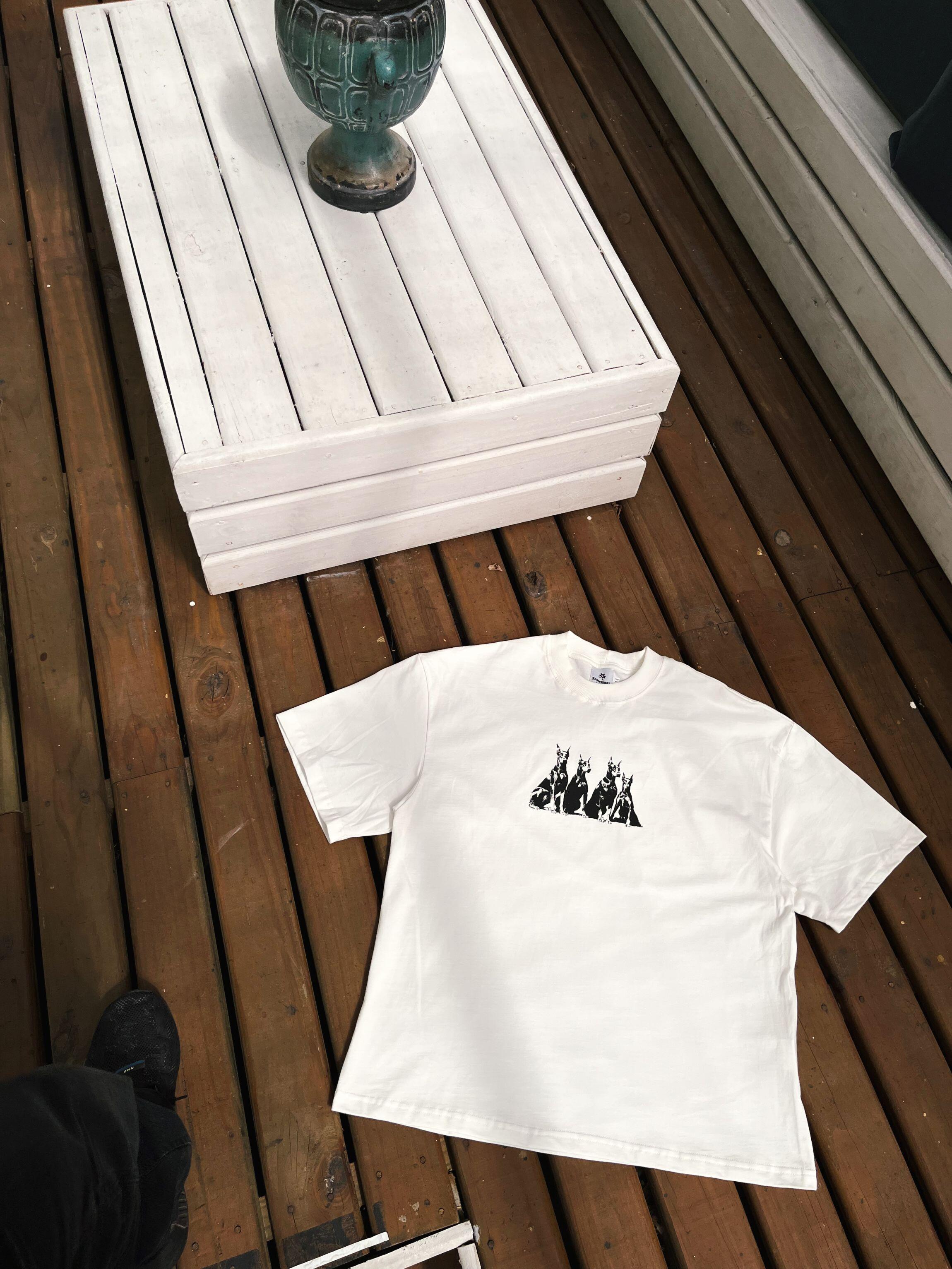 Comprar Camiseta Boxy Guard Dogs - R$87,03