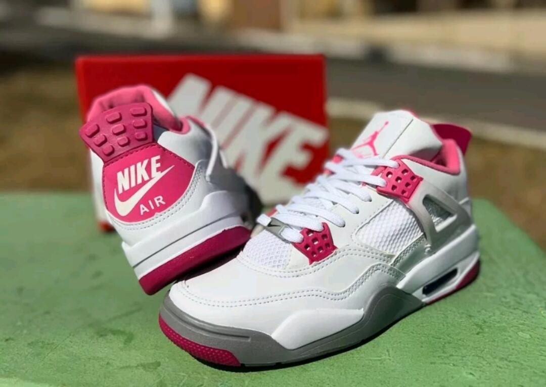 Comprar Jordan 4 retrô 34 ao 39
