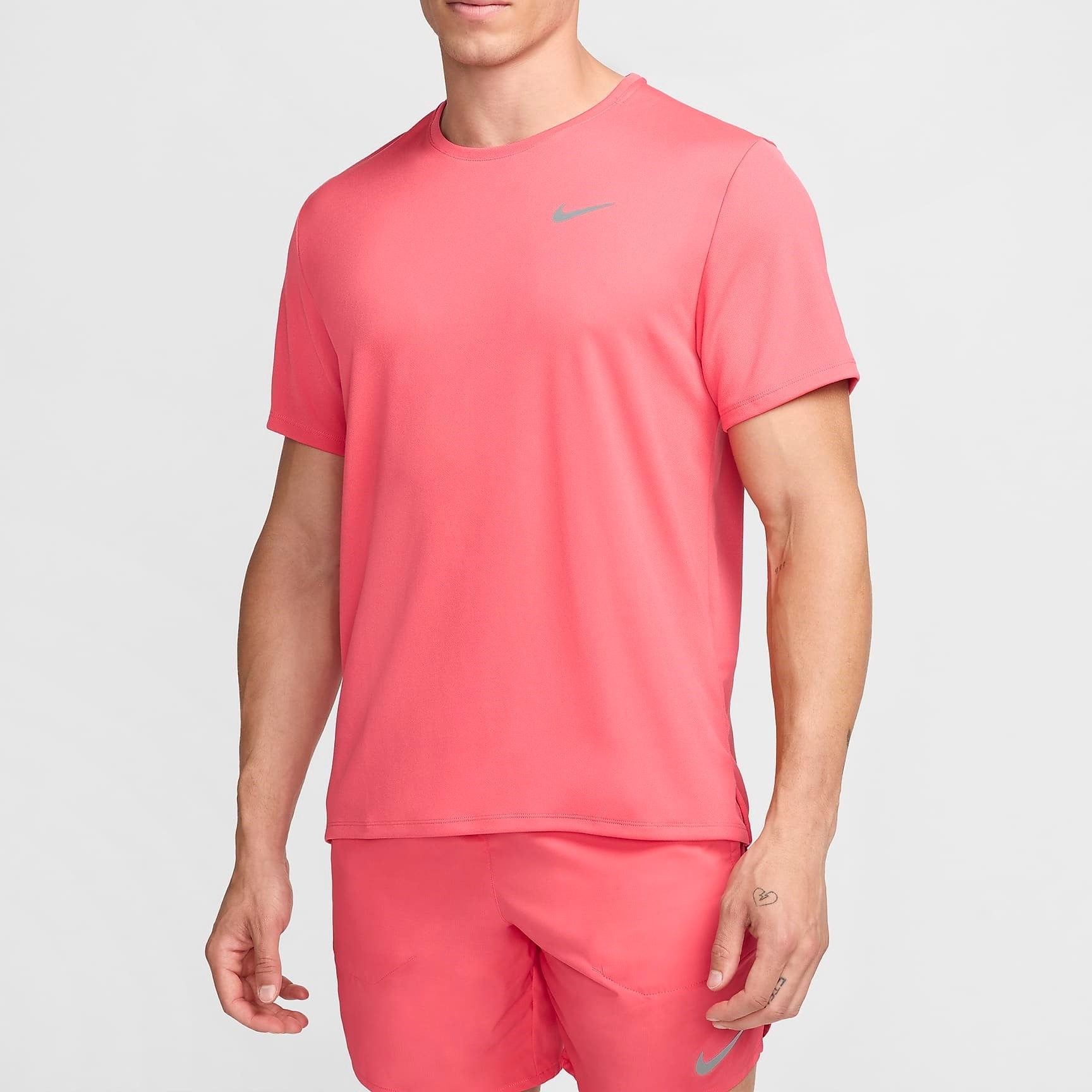 Comprar Camiseta Nike Dri-FIT UV Miler Masculina Sport Fashion