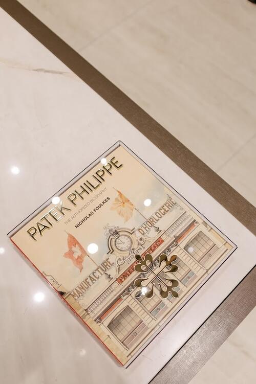 Comprar Patek Philippe Biography - R$3.899,00
