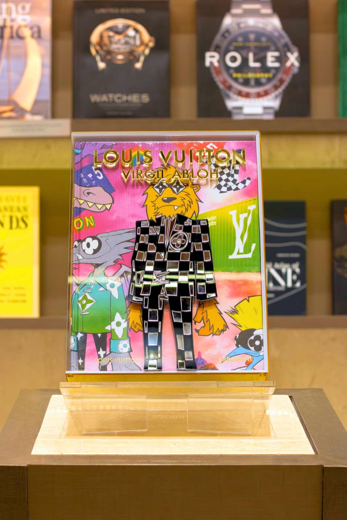 Louis Vuitton × Virgil Abloh 反射ロゴオーバー Comprar LOUIS VUITTON: VIRGIL ABLOH (CARTOON COVER) - R$2.199,00