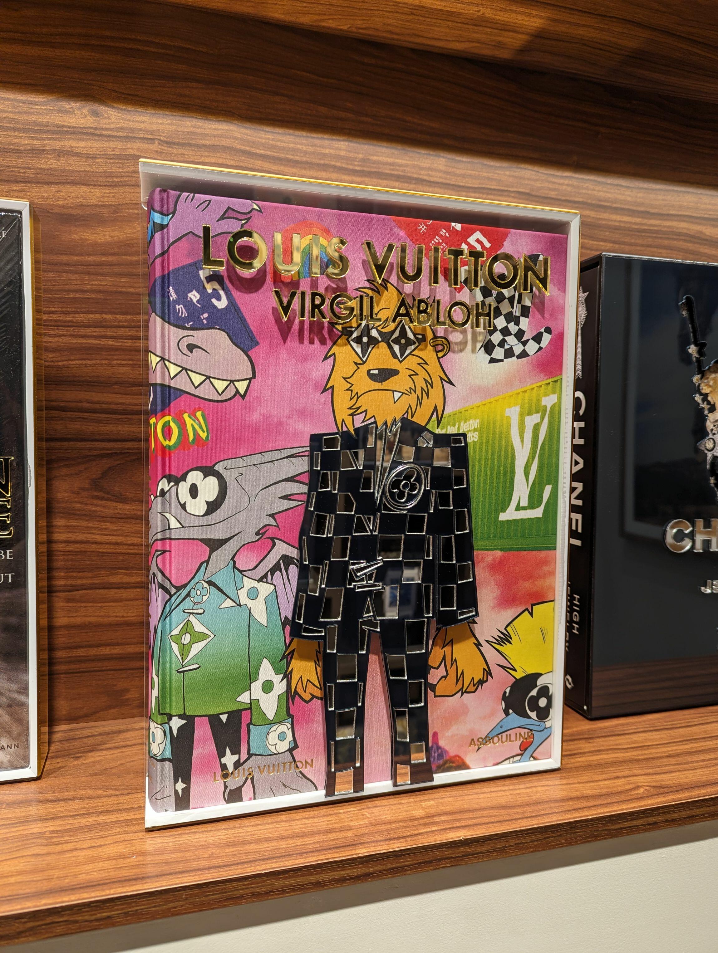 Comprar LOUIS VUITTON: VIRGIL ABLOH (CARTOON COVER) - R$2.199,00