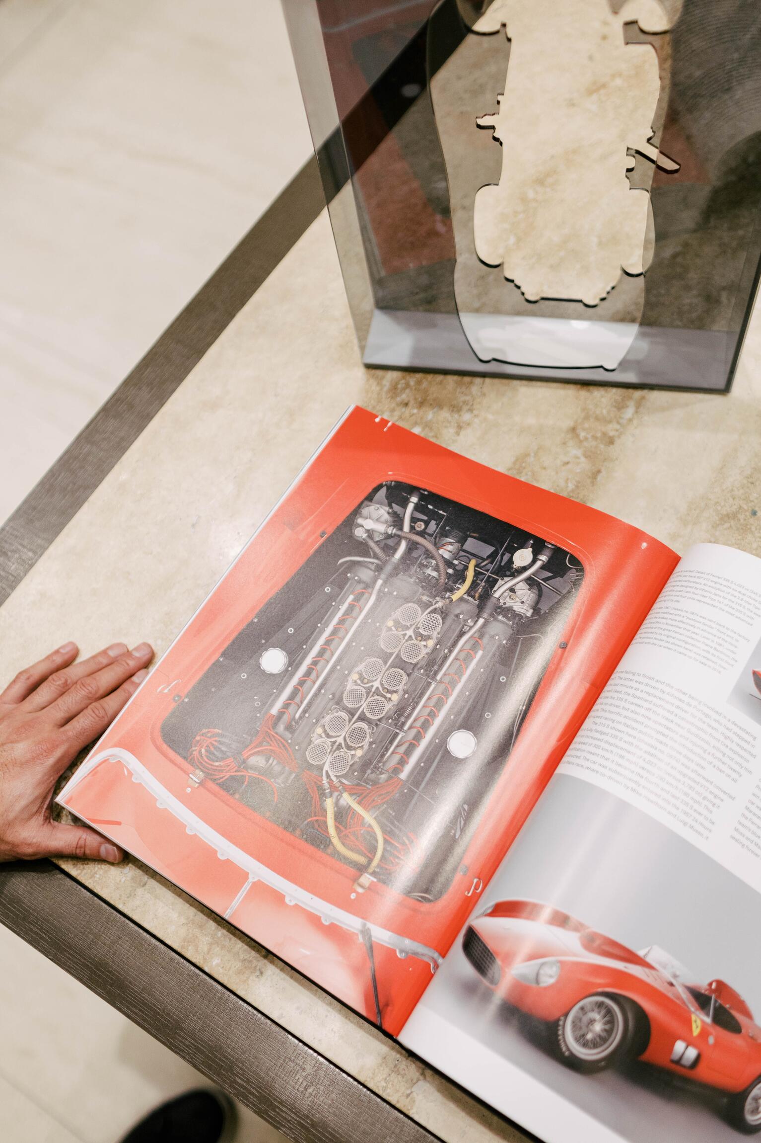 アート・デザイン・音楽 Ultimate Collector Cars coffee table books