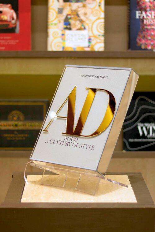 Architectural Digest at 100　100周年記念号 Architectural Digest at 100: A Century of Style | Amazon.com.br
