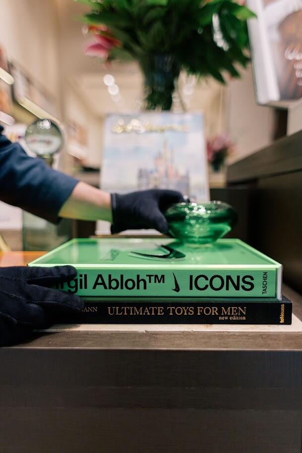 Comprar Virgil Abloh. Nike. ICONS - R$1.998,00 - La Touche