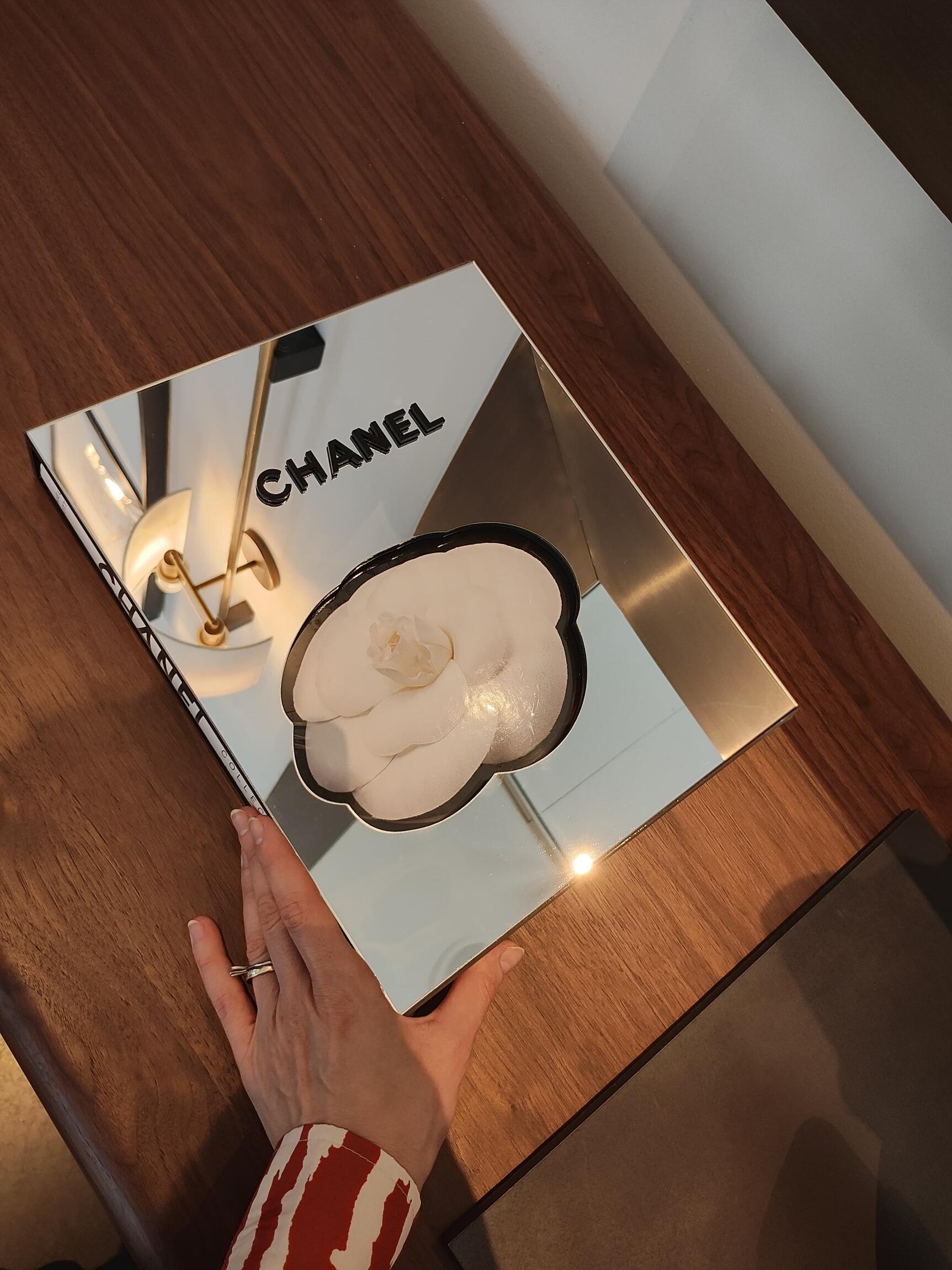 Comprar Chanel: Collections and Creations - R$1.998,00