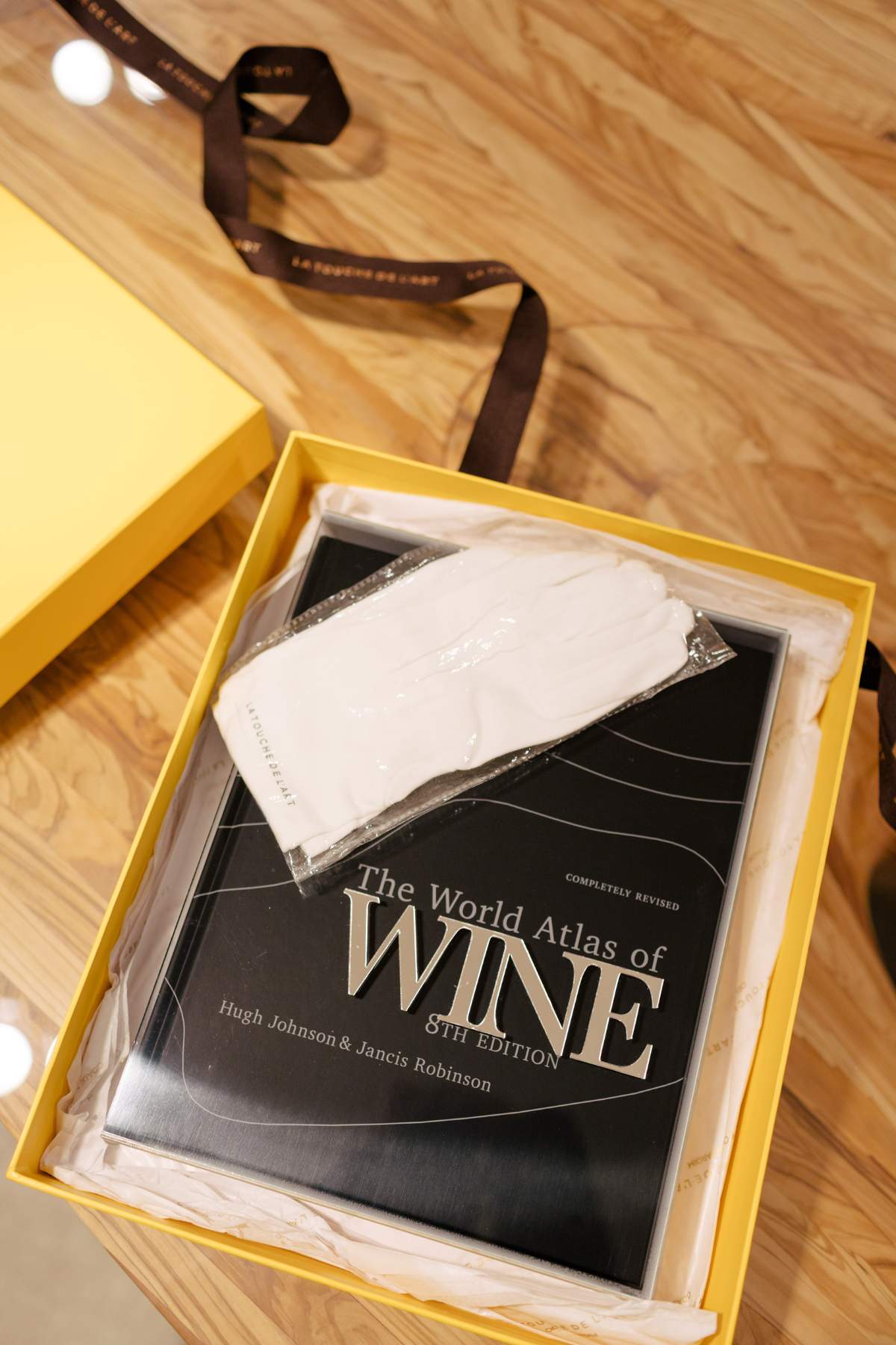 Comprar The World Atlas of Wine - 8th Edition - La Touche de L'Art