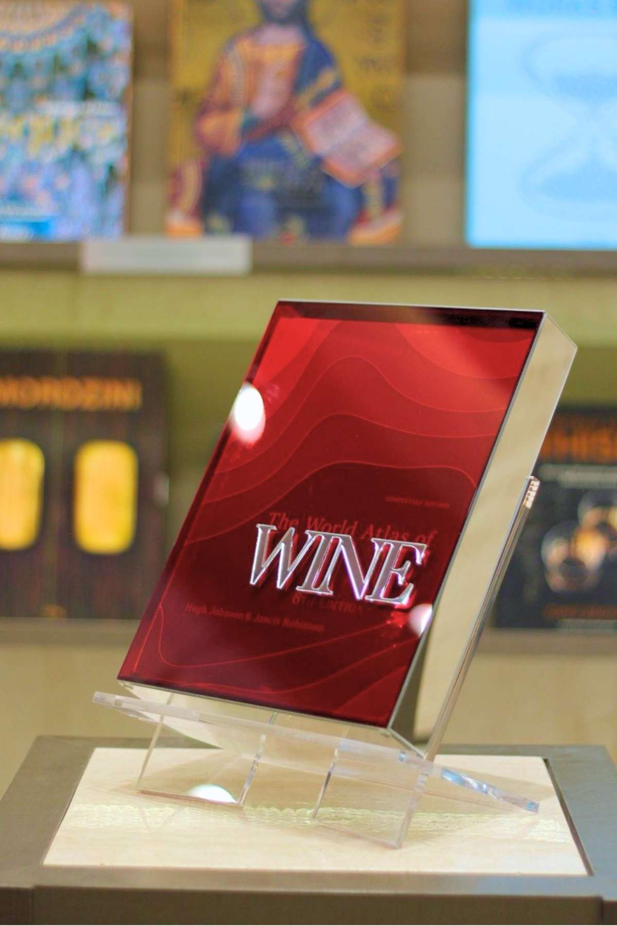 Comprar The World Atlas of Wine - 8th Edition - de R$1.699,00 a R