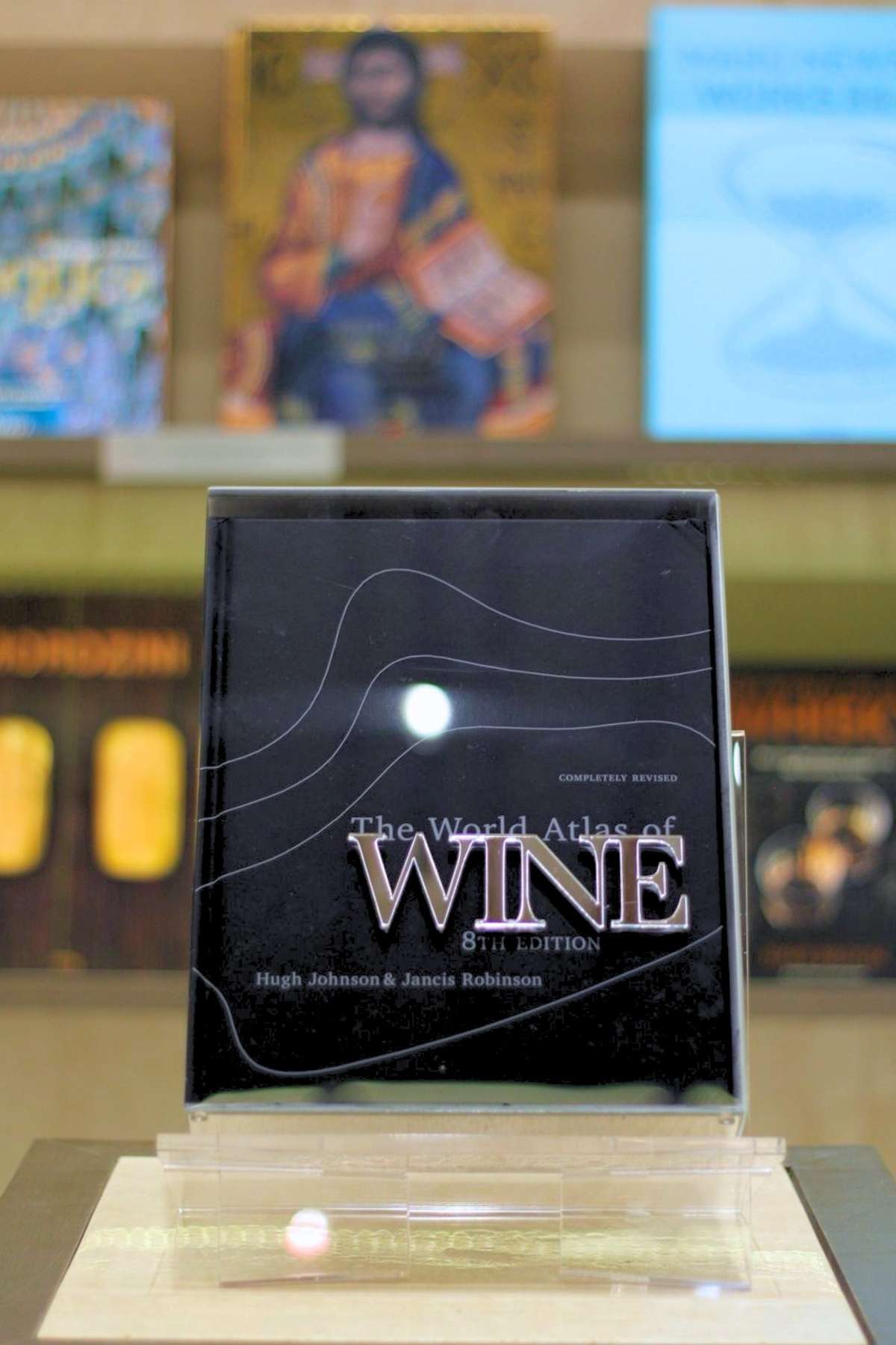 Comprar The World Atlas of Wine - 8th Edition - de R$1.699,00 a R