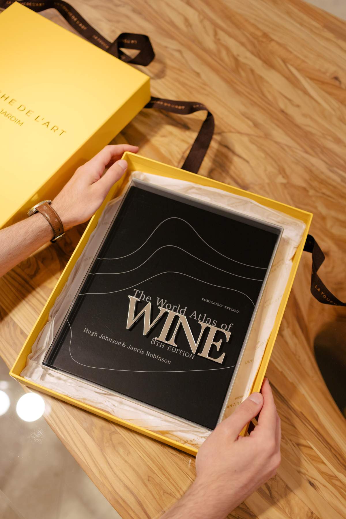 Comprar The World Atlas of Wine - 8th Edition - La Touche de L'Art