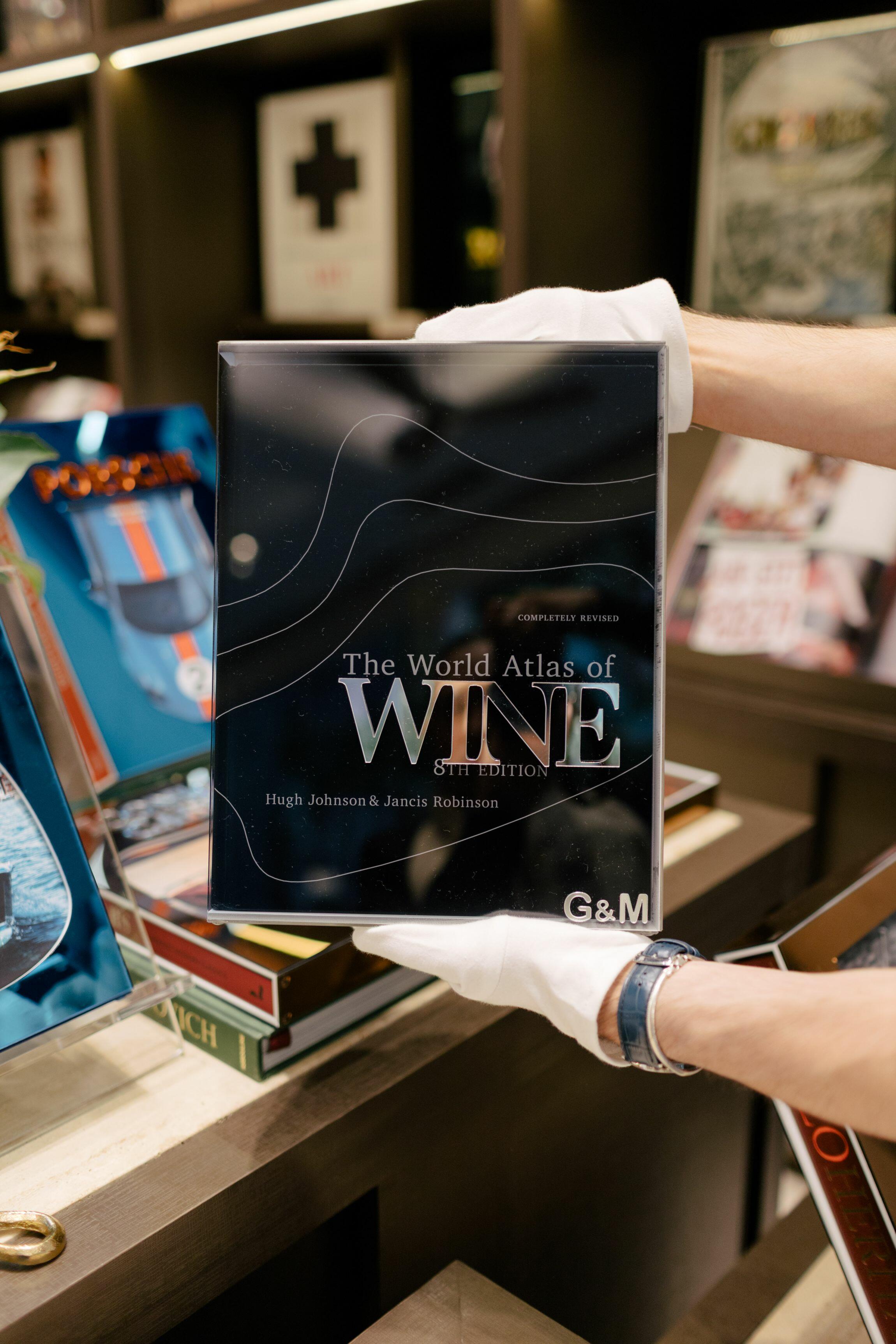 ワイン指南書:World Atlas Of Wine :Hugh Johnson World Atlas of Wine 8th Edition | Amazon.com.br