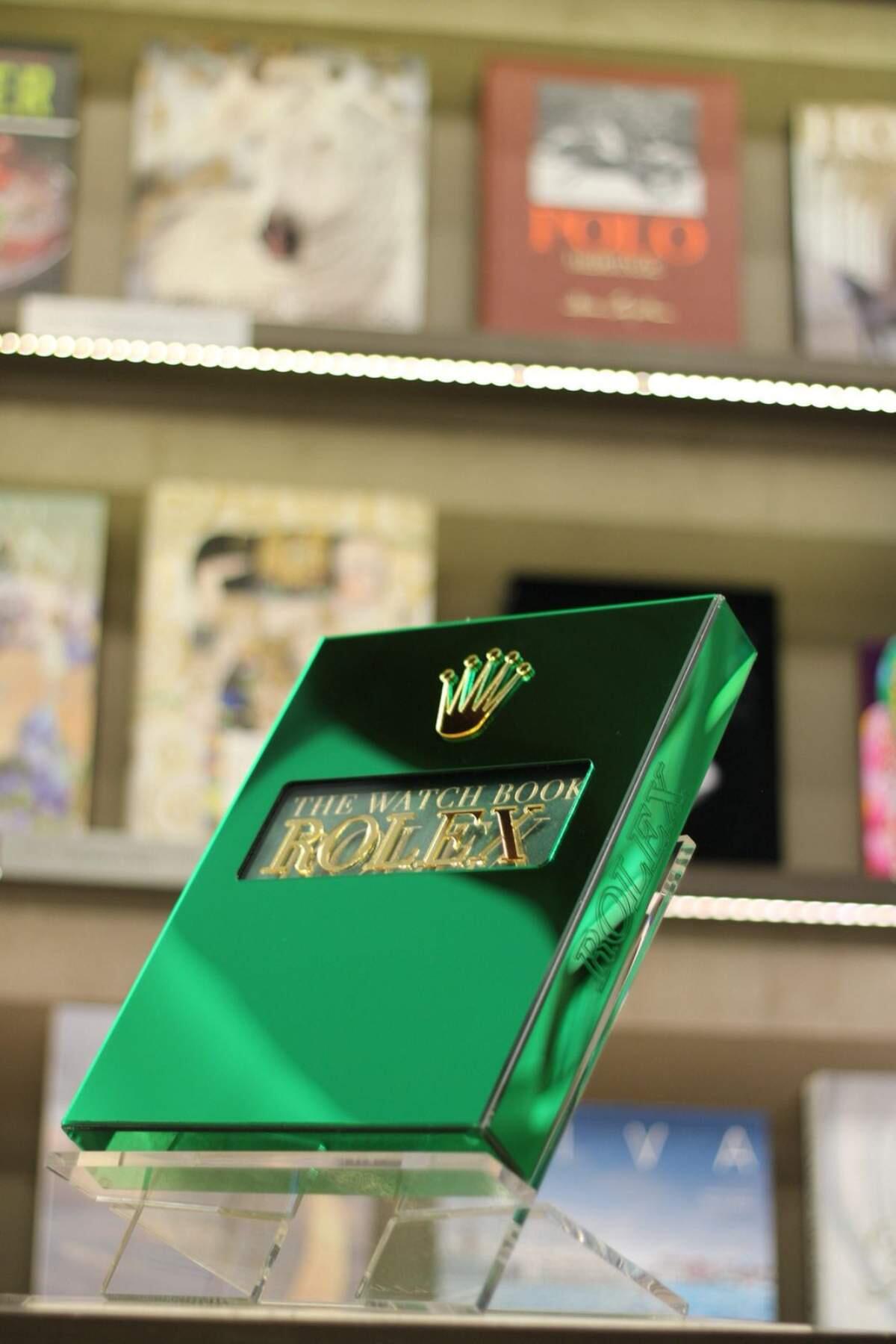 Comprar Rolex: The Watch Book - R$1.998,00 - La Touche de L'Art