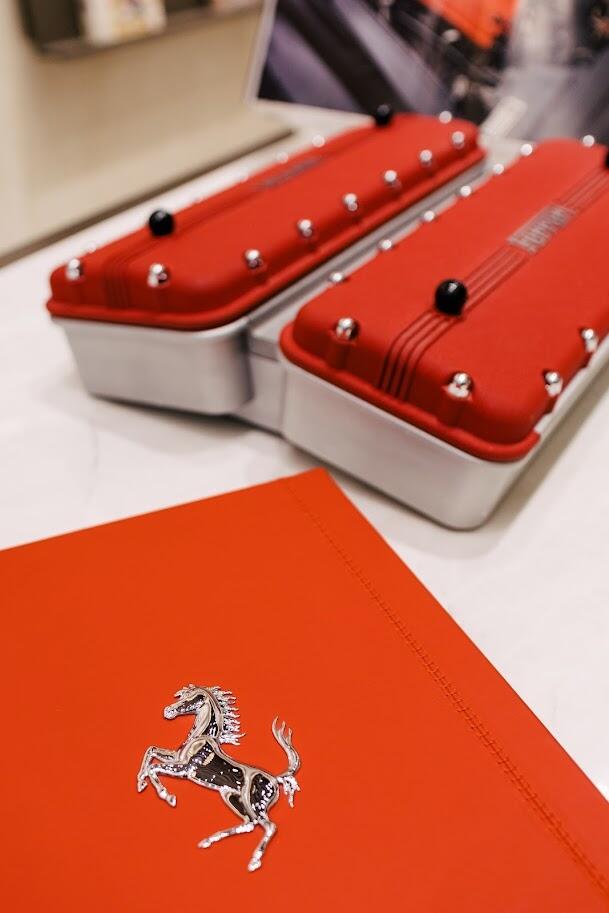TASCHEN FERRARI アートブック Ferrari. Art Edition No. 1-250. TASCHEN Books