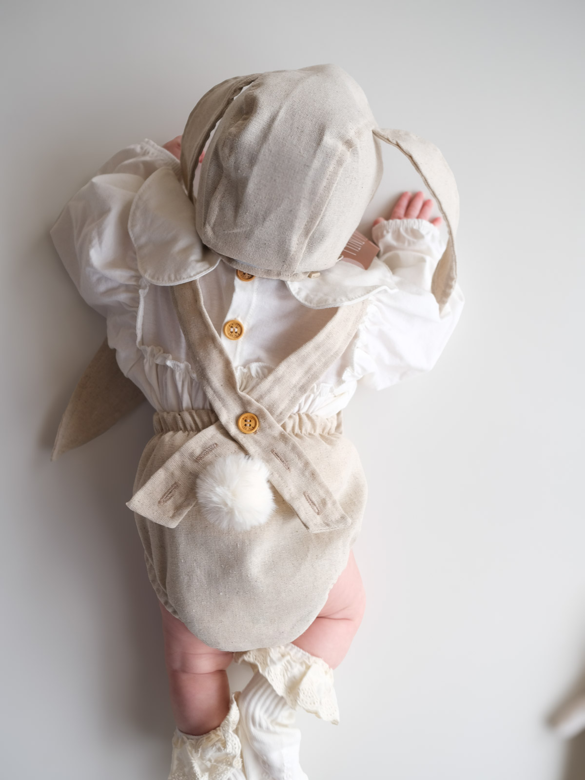 Romper Infantil Coelho Pompom Linho Unissex | Mini Piks