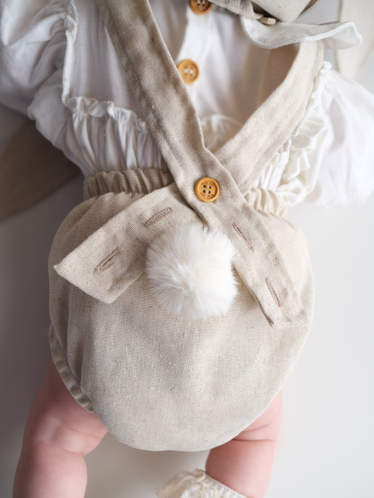 Romper Infantil Coelho Pompom Linho Unissex | Mini Piks