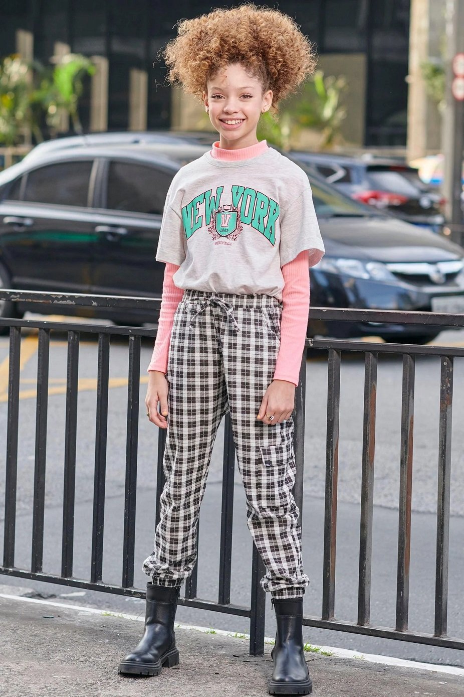 Calça Jogger Street Style em Tecido Xadrez Preto e Branco