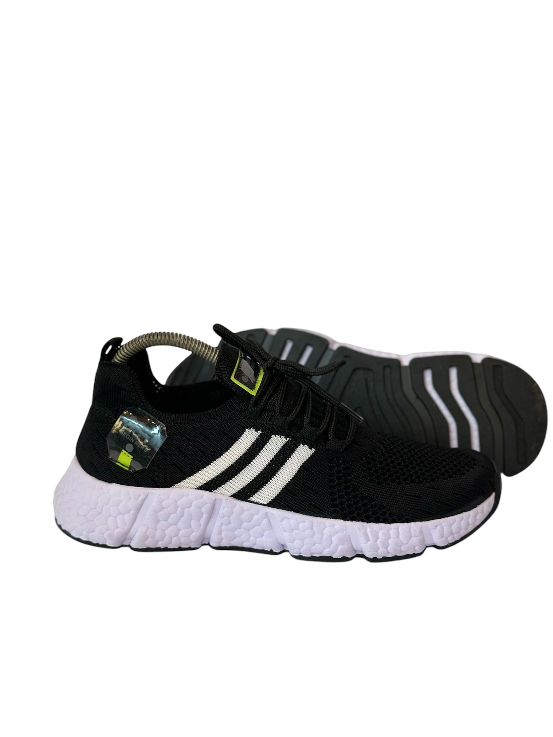 Adidas 33y Preto/Branco importado 38