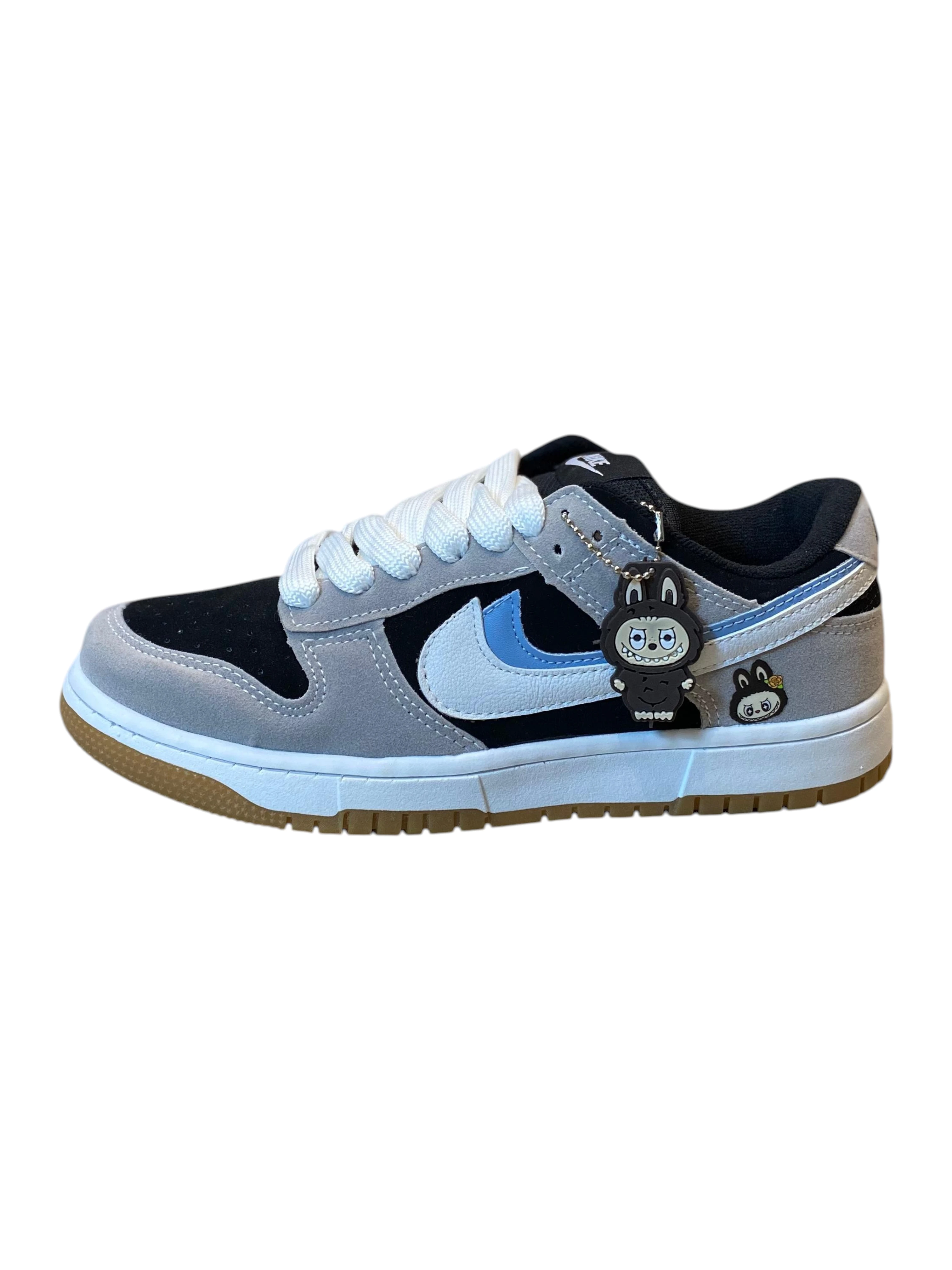 Nike Dunk SB Low Labub共同ブランドモデル NIKE SB DUNK LABUBU* ✓Bag personalizada ✓Cadarço extra ✓Calçado