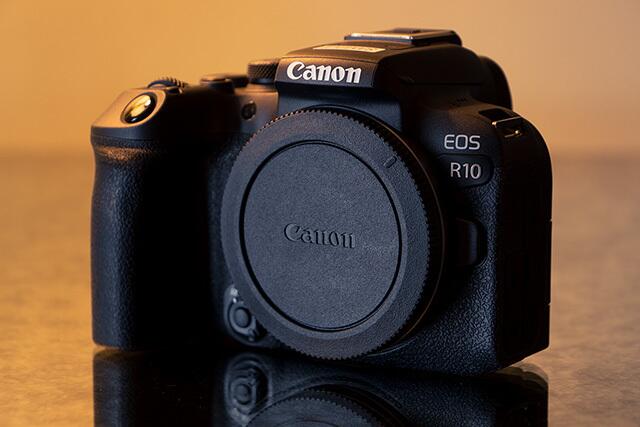 Câmera Canon EOS R10 + Lente 18-45mm f4.5-6.3 IS STM RF-S Kit