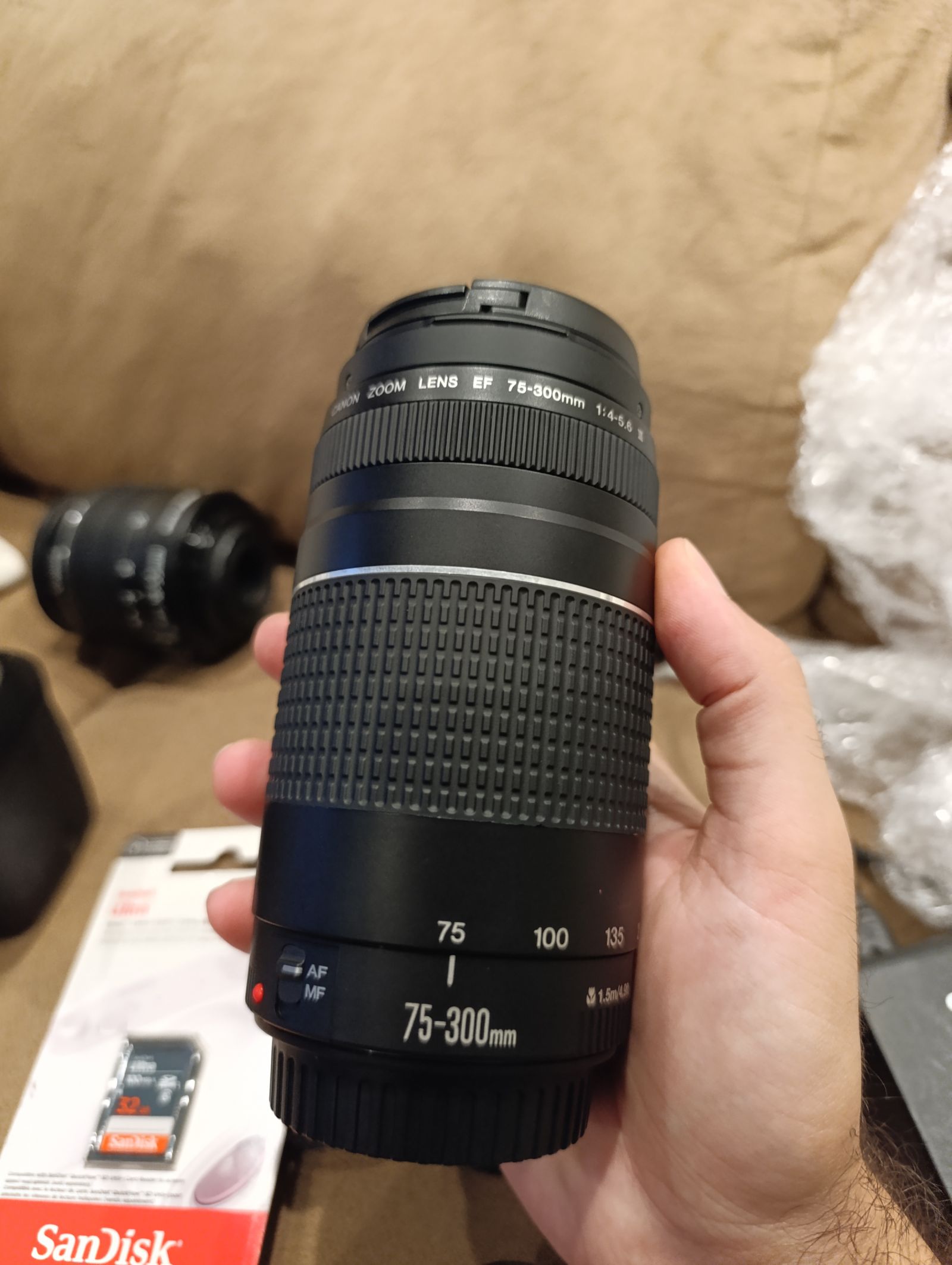 Comprar Lente Canon 75-300mm III - a partir de R$1.424,05