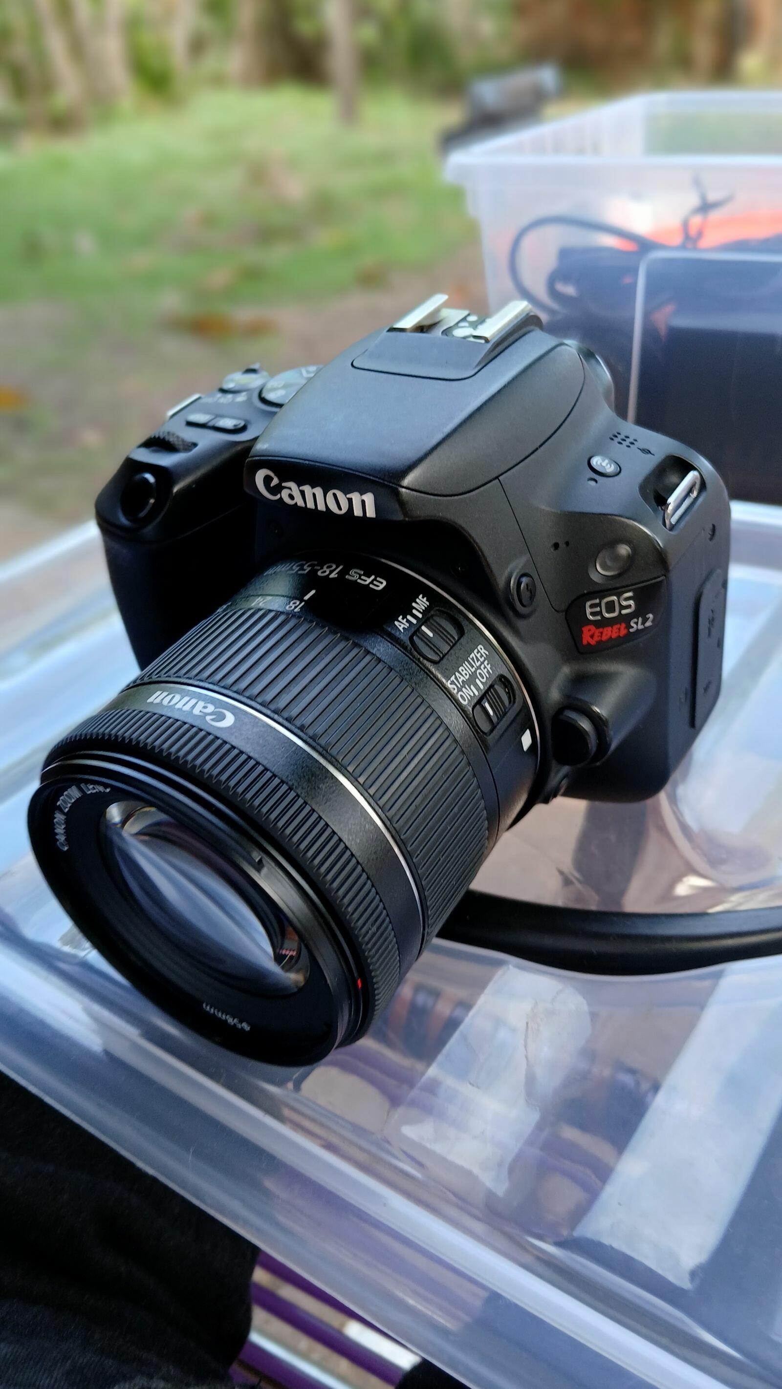 Comprar Câmera Canon SL2 + 18-55mm