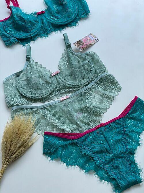 Conjunto Calcinha e Sutiã Lola 15300