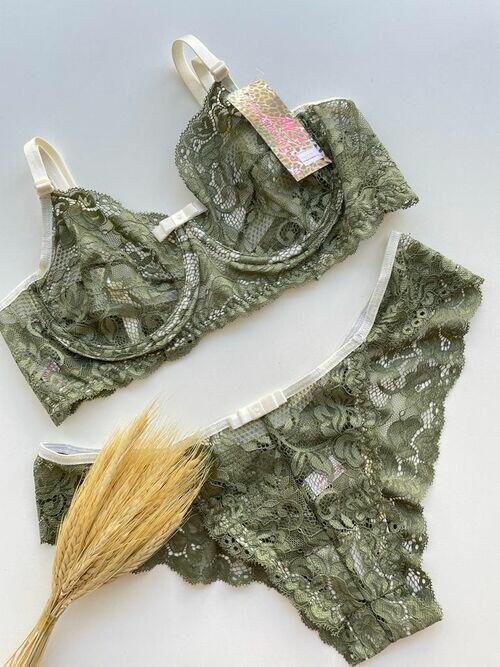 Conjunto Calcinha e Sutiã Lola 15300