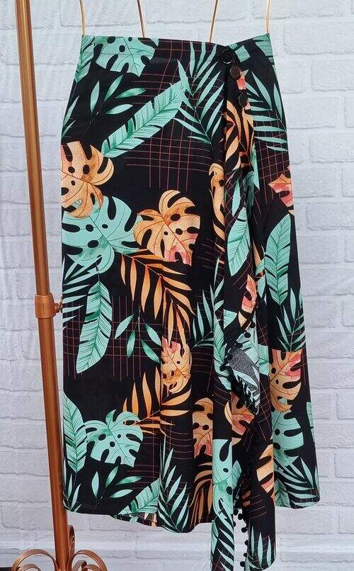 Canga Saia Ajustável com Botão Tropical Preta