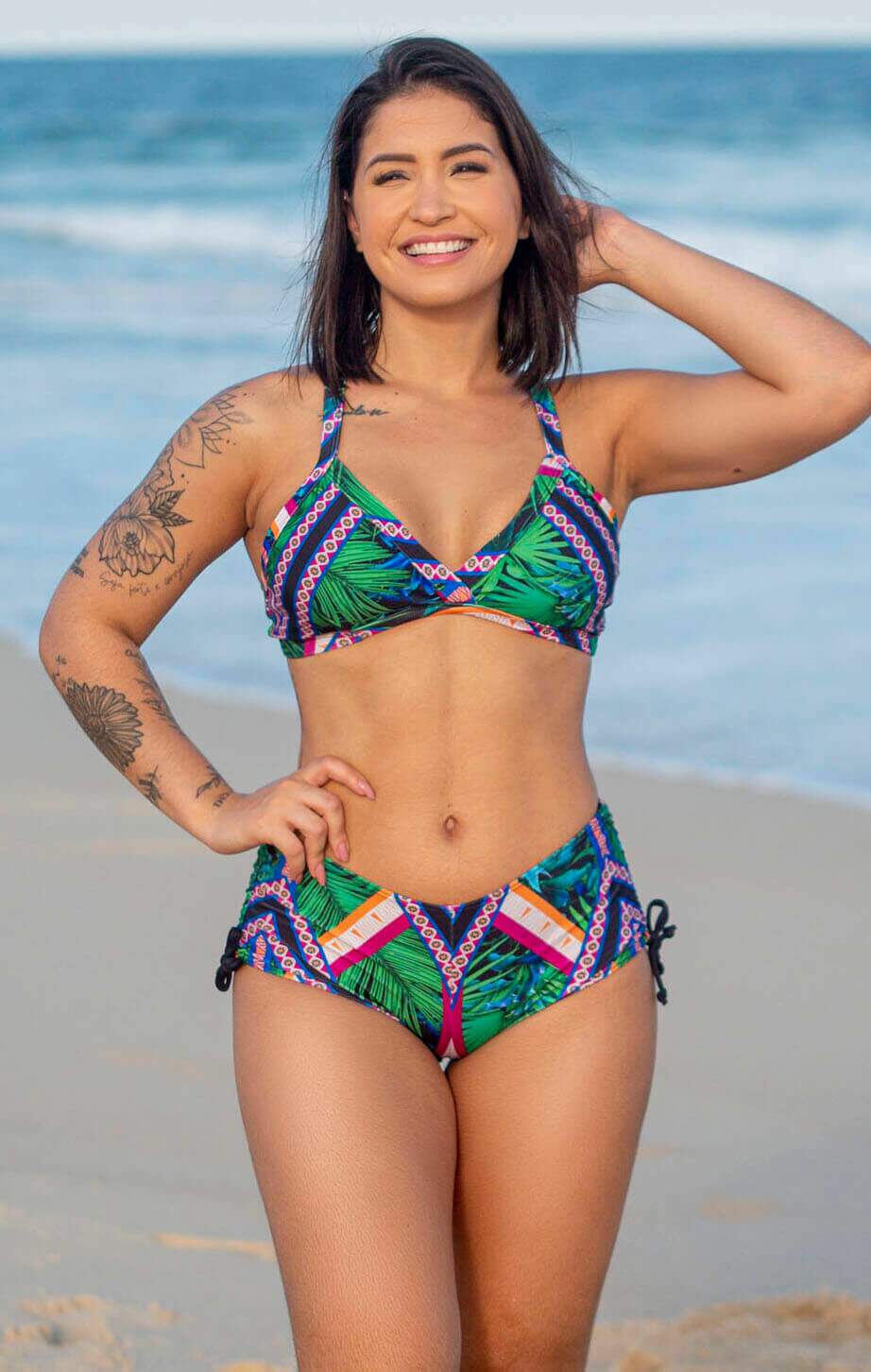 Conjunto Biquíni Top Reforçado com Bojo e Calcinha Sunquíni Estampado Étnico