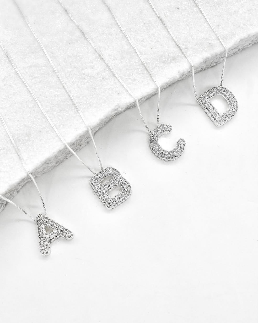 Colares de Inicial em Prata 925: Personalidade e Elegância