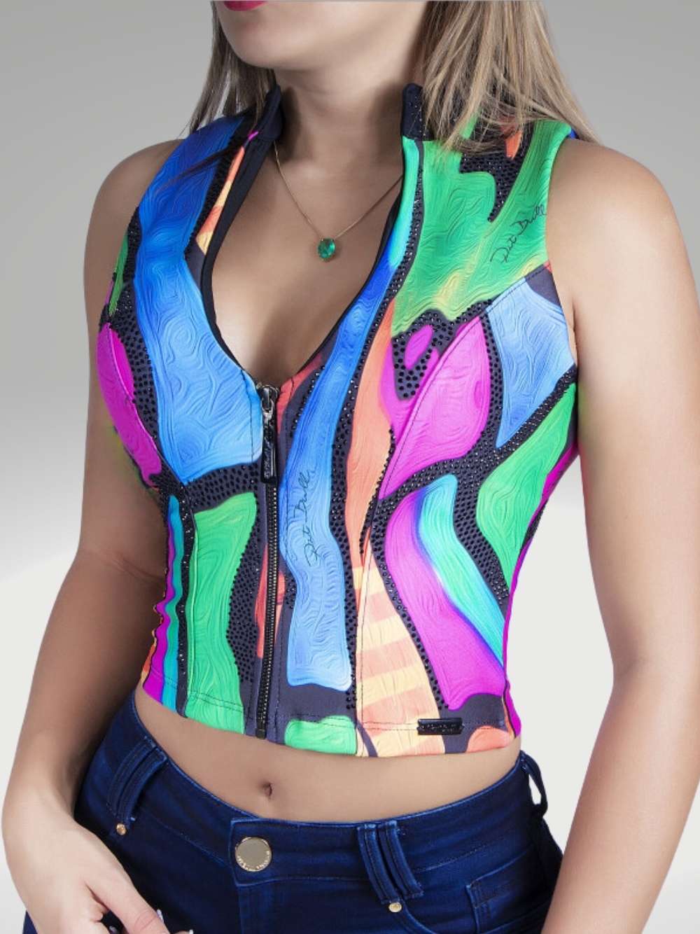 Comprar Cropped Estampa Colorida Pit Bull Jeans a partir de R