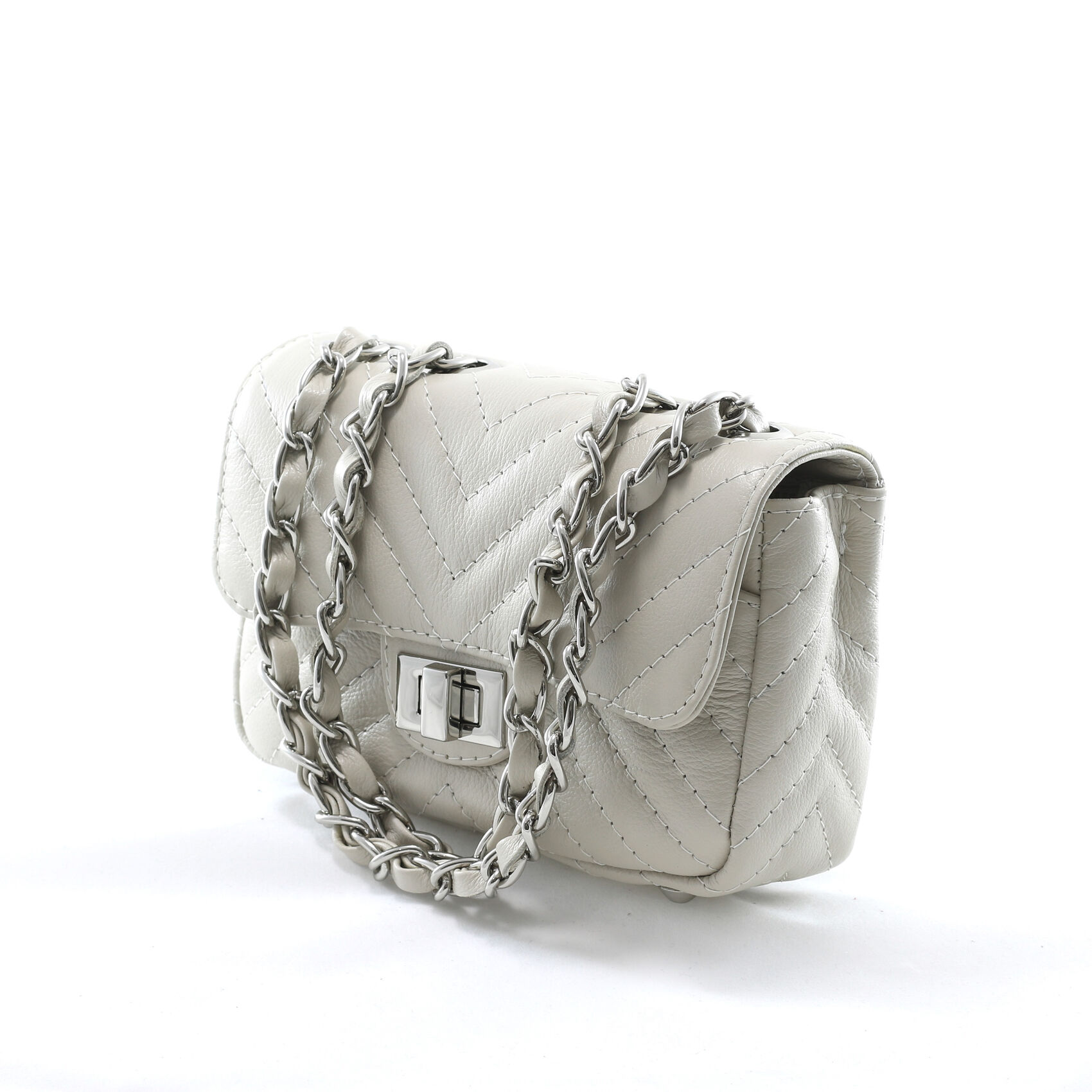 chanel white chain bolsa