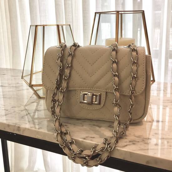 chanel off white bolsa