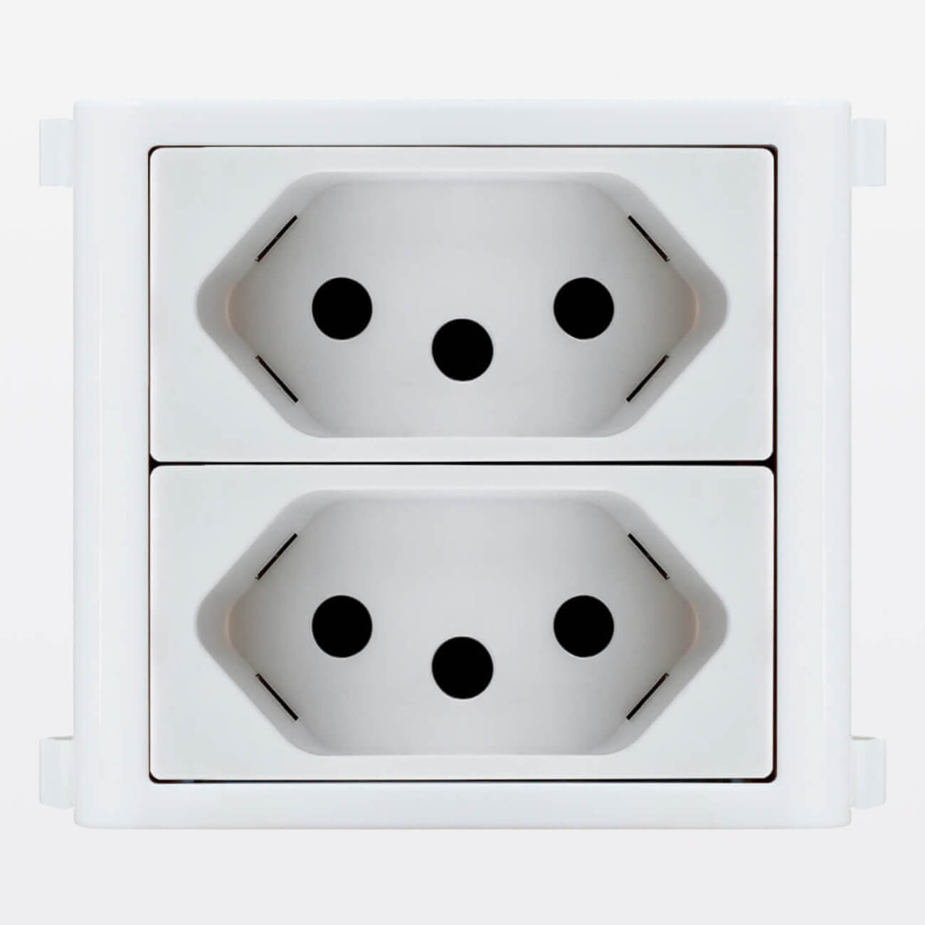 Pial Plus Mais Conjunto PIAL Plus+ p/ Móvel c/ 2 Tomadas 10A Branco Legrand - a partir ...