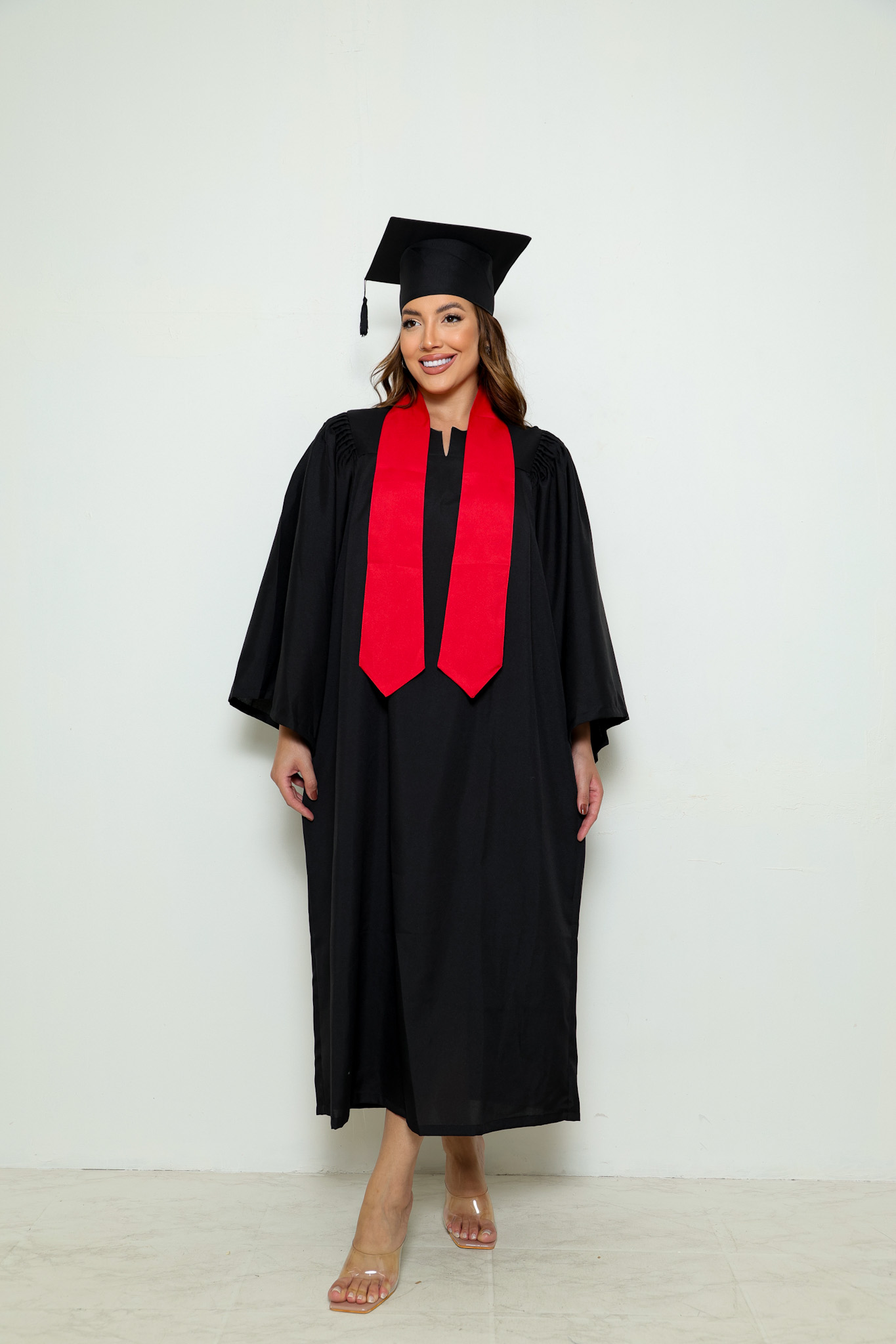 Comprar Beca de Formatura com Faixa Vermelha - a partir de R$159,84