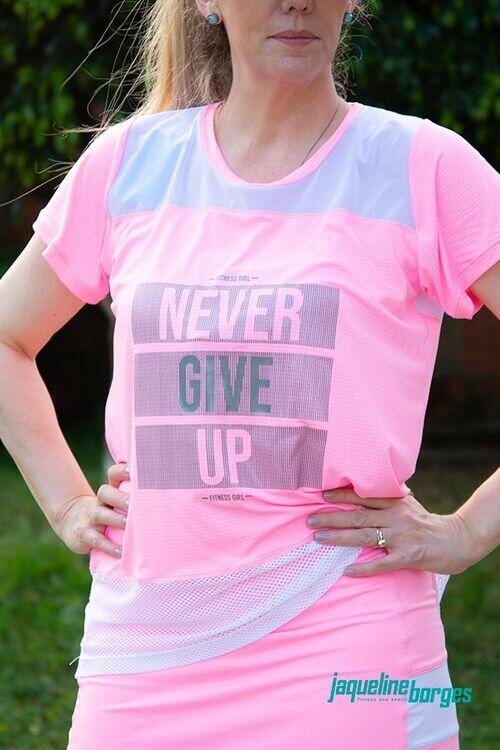 t-shirt alongada tela Jaqueline Borges