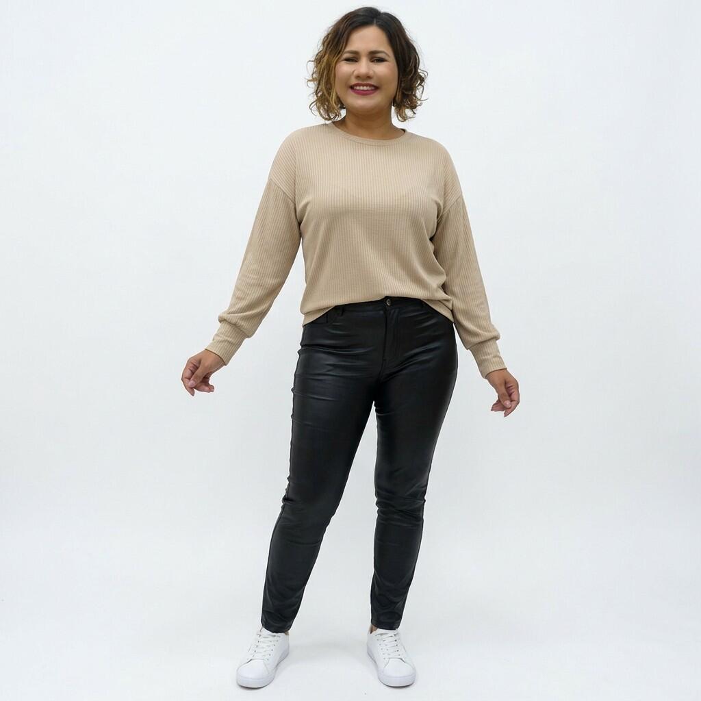 Calça Resinada Feminina com Elastano e Bolsos Plus Size