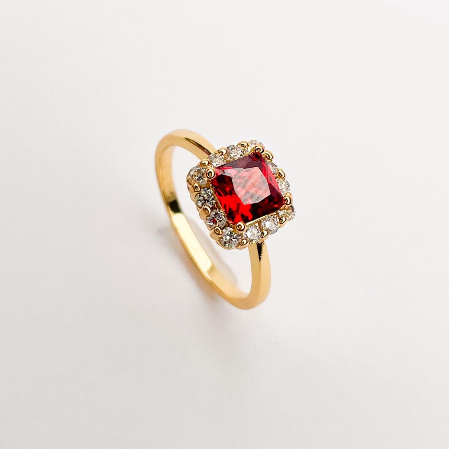 Comprar Anel de Formatura Feminino Pedra Vermelha Semijoia Ouro 18K