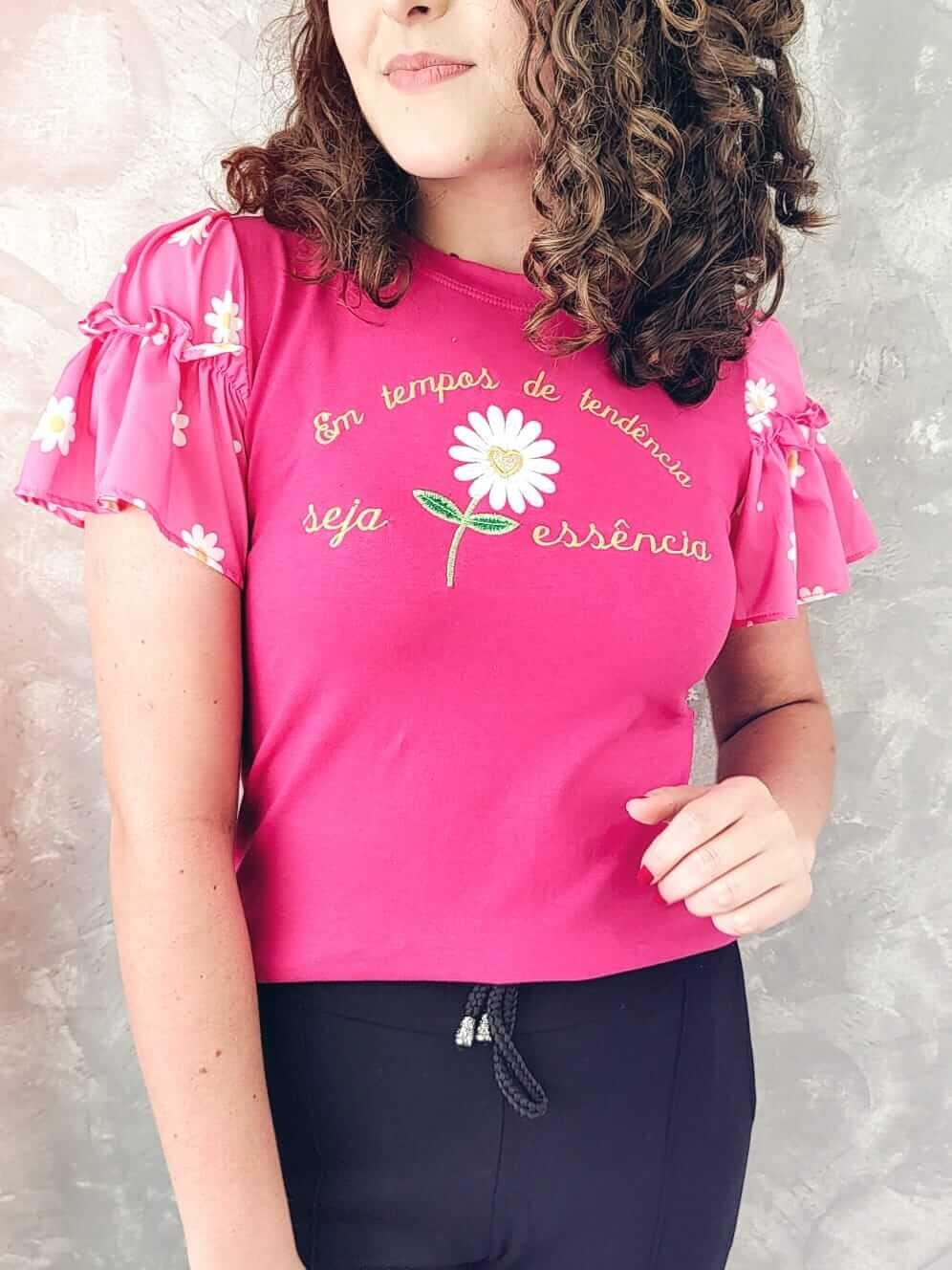 T-shirt Blusa Feminina de Luxo Bordada Seja Essência Manga Sedinha Pink - a  partir de R$94,90