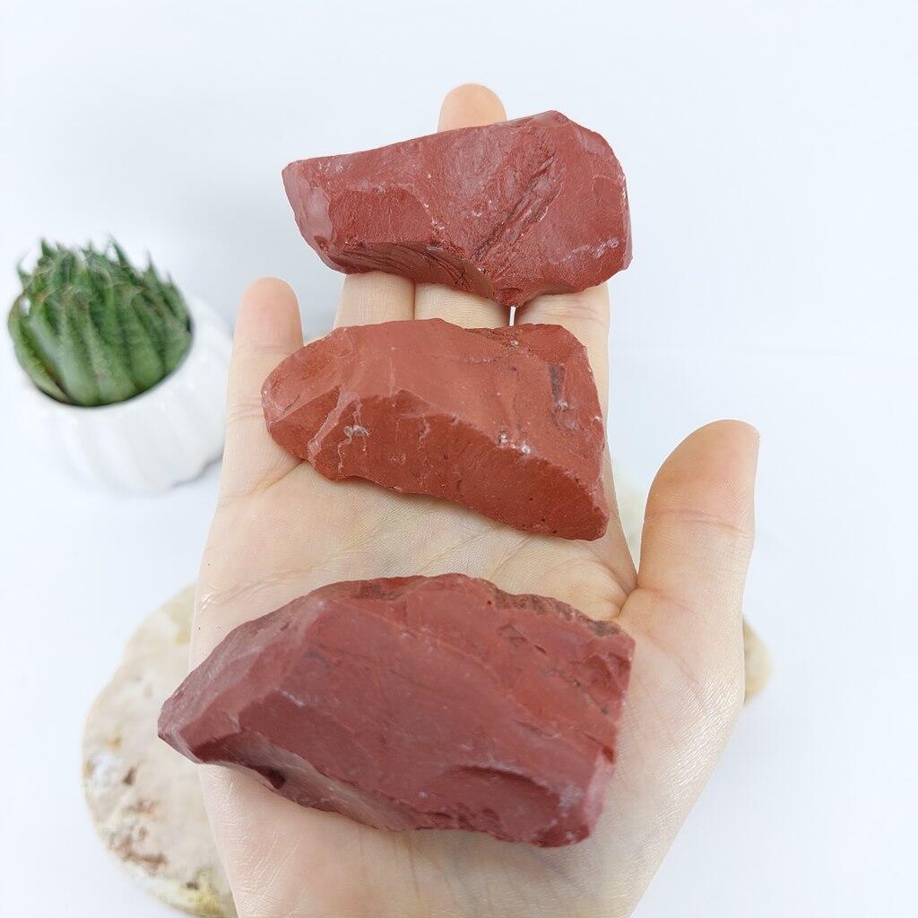 Comprar Pedra Jaspe Vermelho Natural Bruto 4 a 5cm aprox.(Centralidade) - a  partir de R$3,99 - SAJ Cristais - Pedras e Cristais Naturais