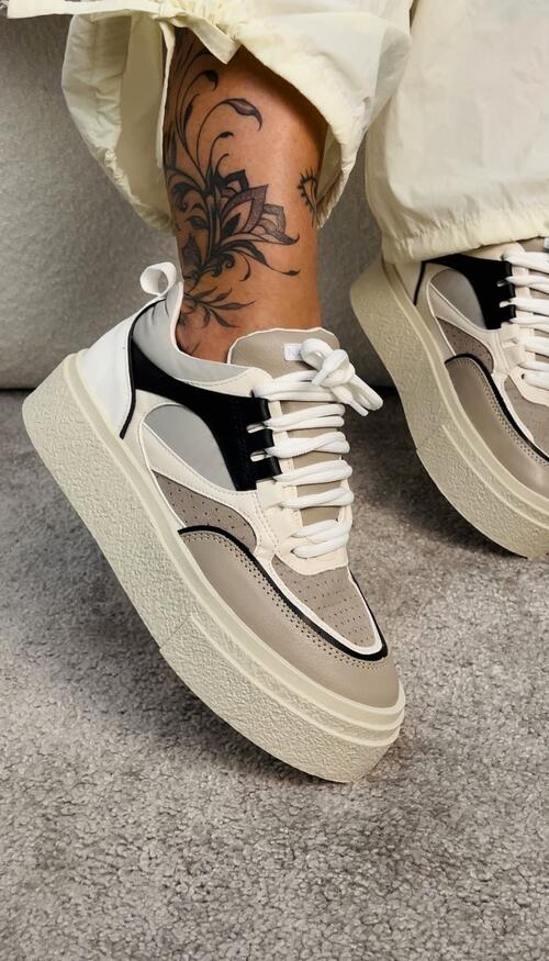 Hoover Sneaker