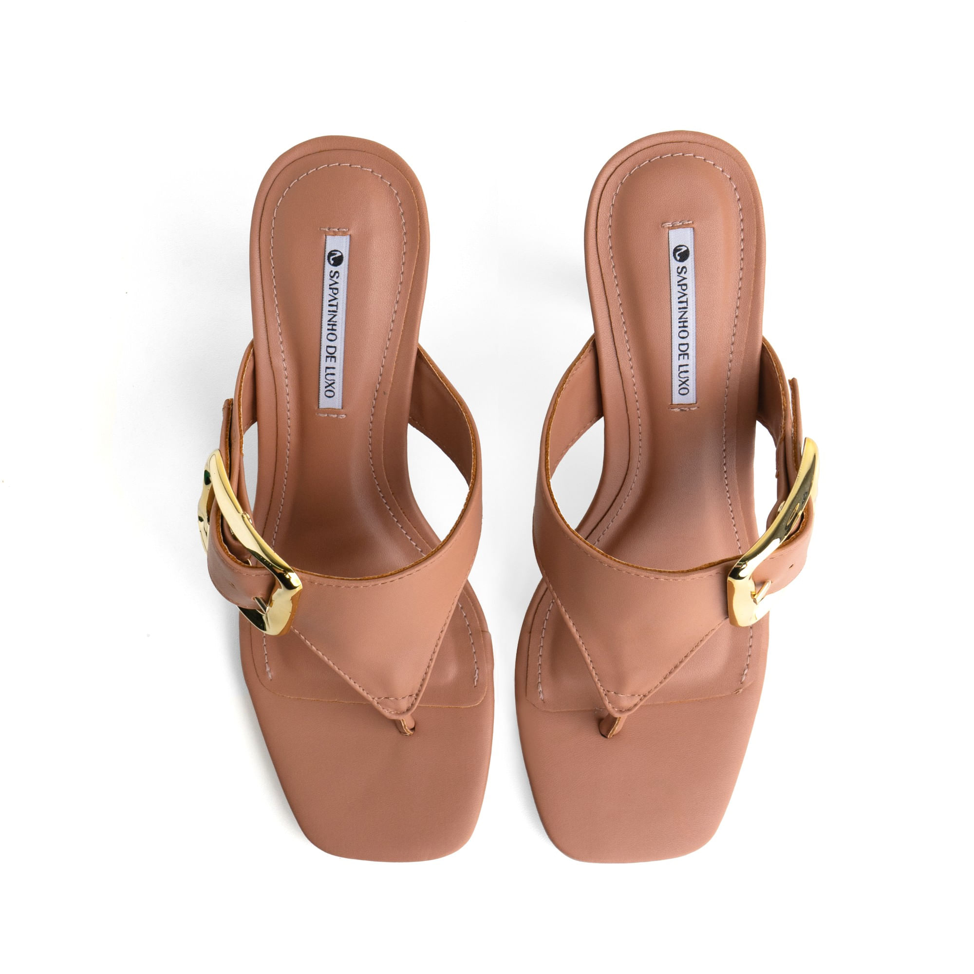 Rasteiras, Sapatilhas, sandálias, tênis, scarpins e bolsas