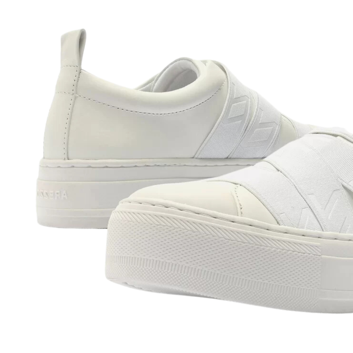 Comprar Tenis Feminino Slip On Couro Flatform Elásticos Arezzo